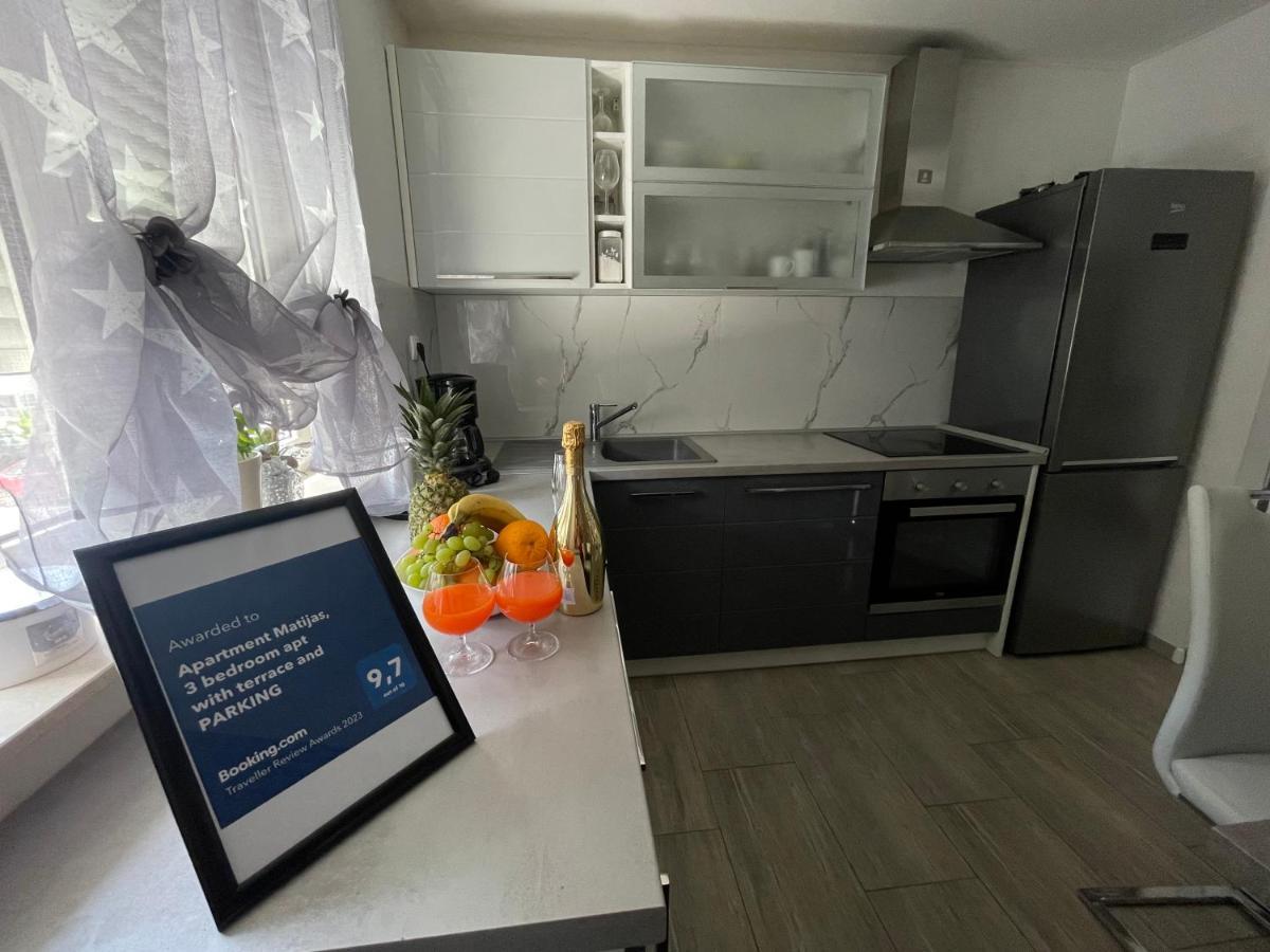 Apartment Matijas, 3 bedroom apt with terrace&PARKING Split Buitenkant foto