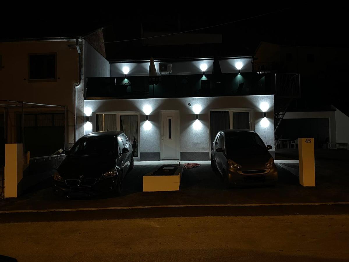Apartment Matijas, 3 bedroom apt with terrace&PARKING Split Buitenkant foto